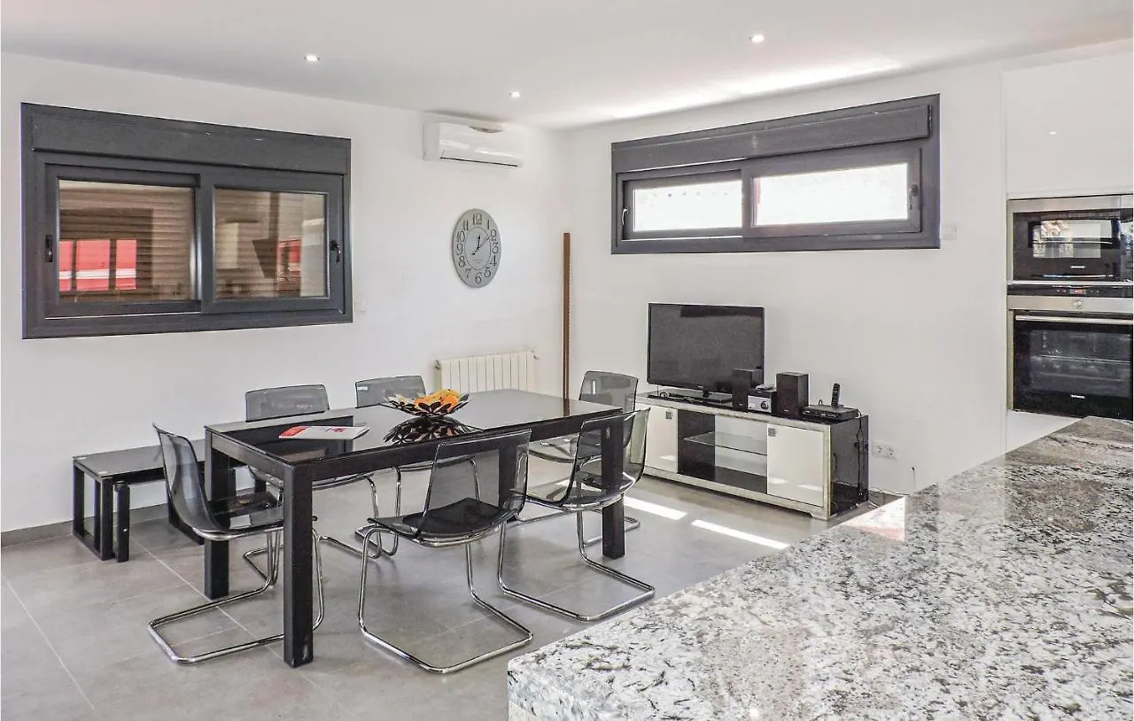 Stunning Home In Miami Platja With Swimming Pool Miami Playa